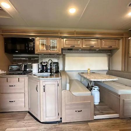 Private Cozy R/V , For Your Enjoyment Tamiami ภายนอก รูปภาพ