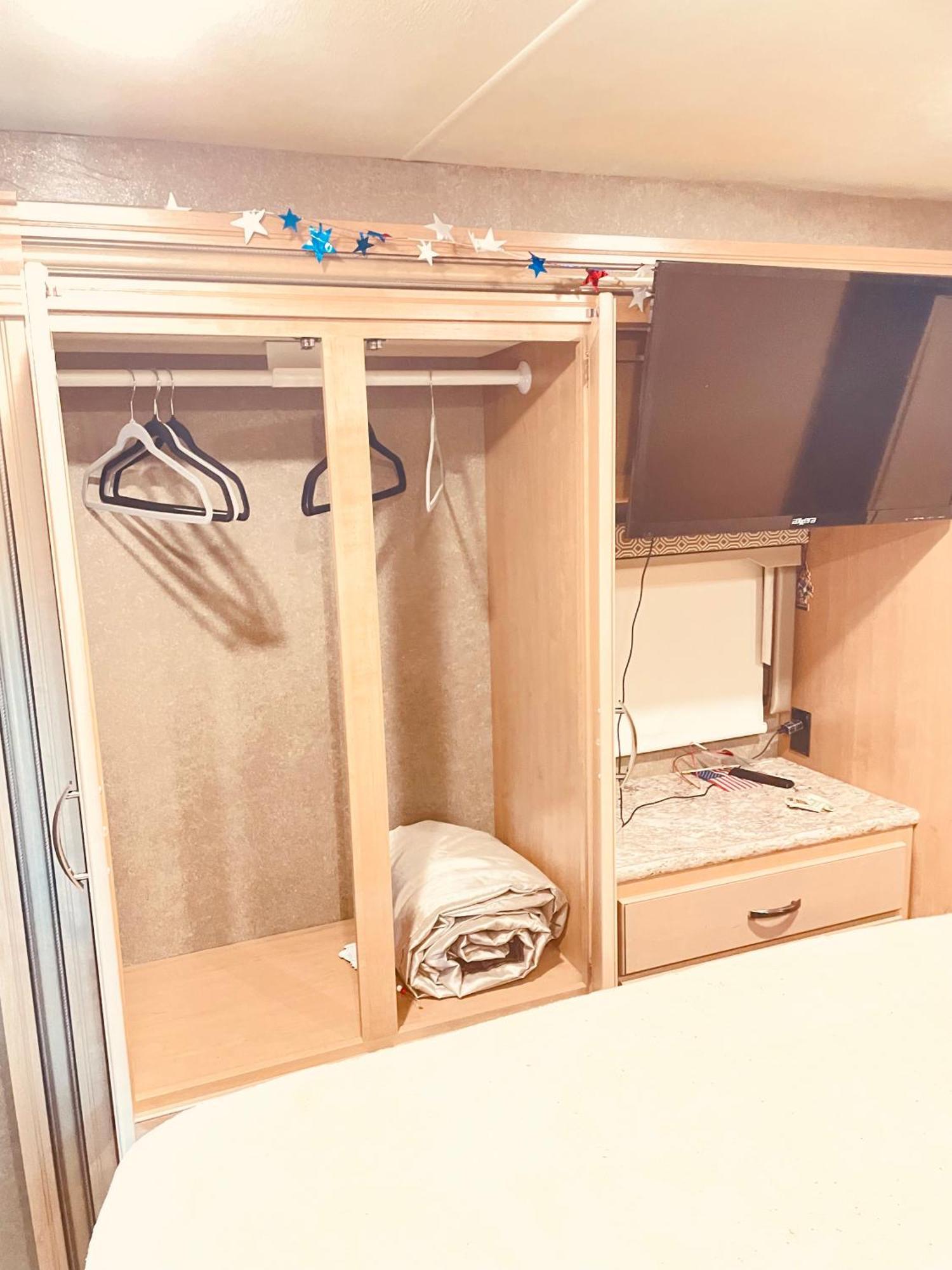 Private Cozy R/V , For Your Enjoyment Tamiami ภายนอก รูปภาพ